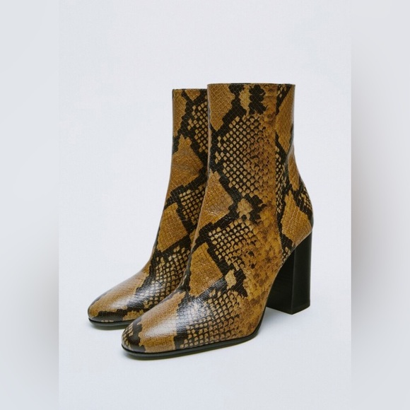 Zara NWT luxury minimalist streetwear RARE leather snake/animal print ankle boot - Picture 1 of 17